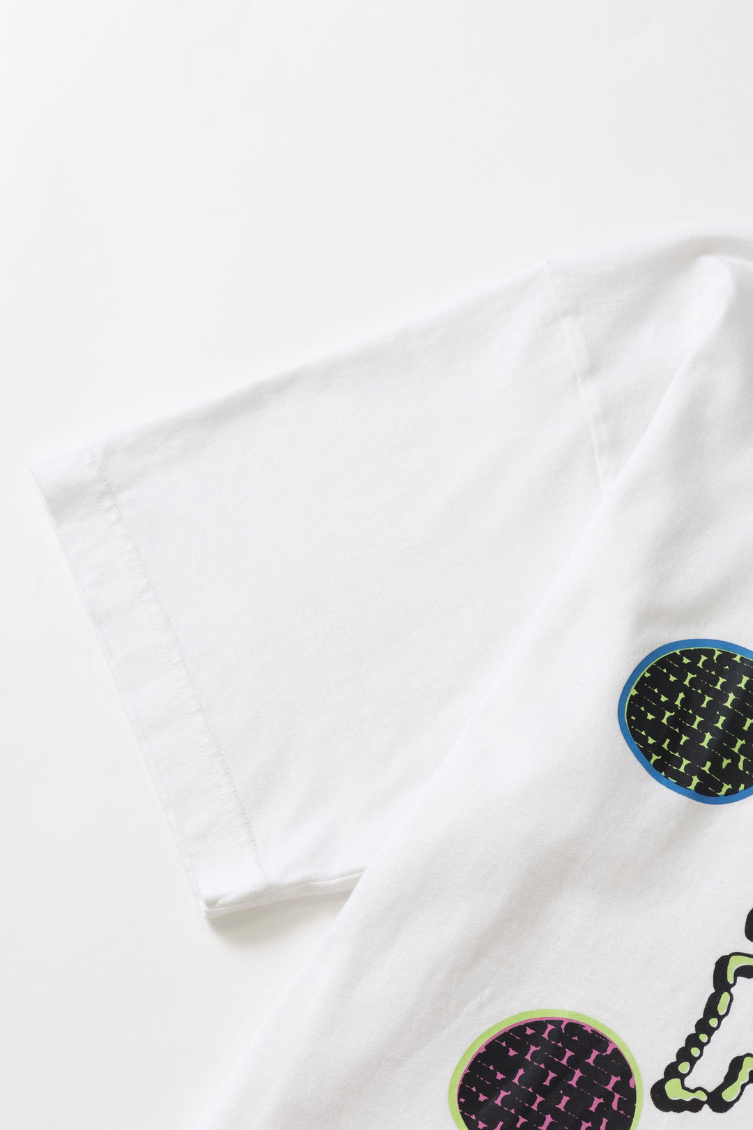 Earth People - Dots Tee - White